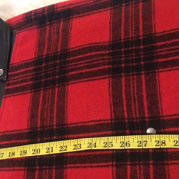 Rock&Republic Red and Black Plaid Cape - Picture 9 of 11